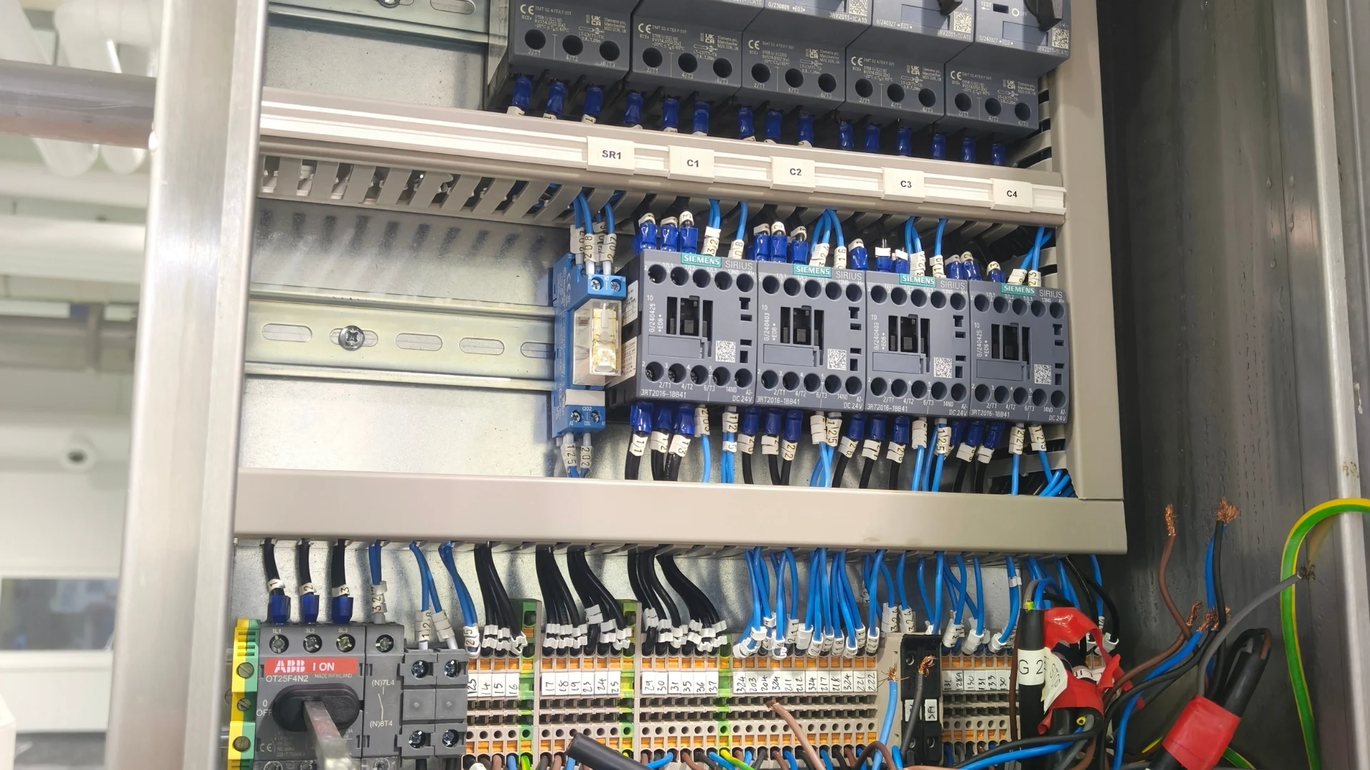 Automatización y modernización de maquinaria industrial SITECMA