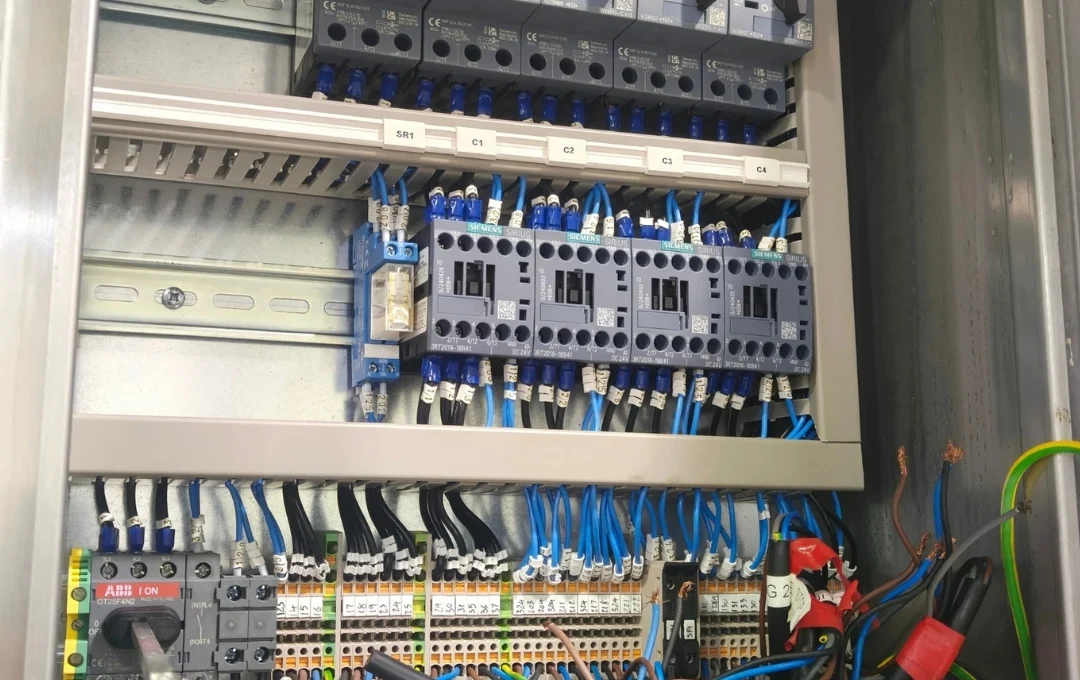 Automatización y modernización de maquinaria industrial SITECMA