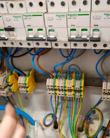 Instalaciones eléctricas · SITECMA